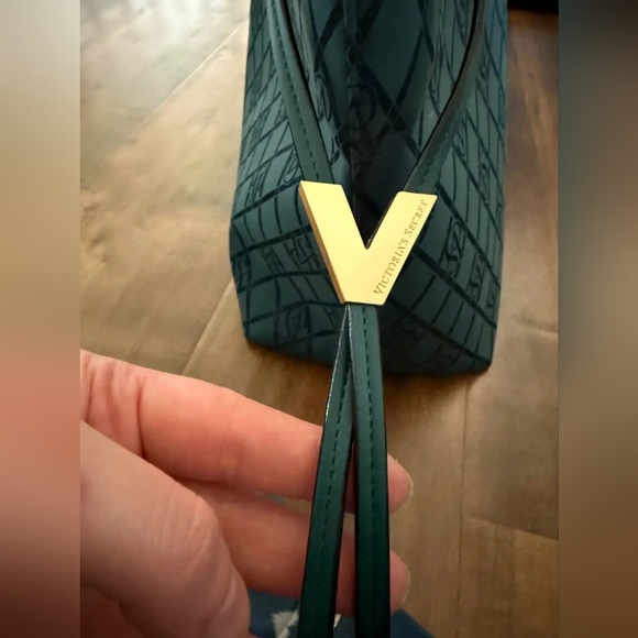 Victoria Secret, Victoria Carry All- Large Tote - Picture 3 of 7